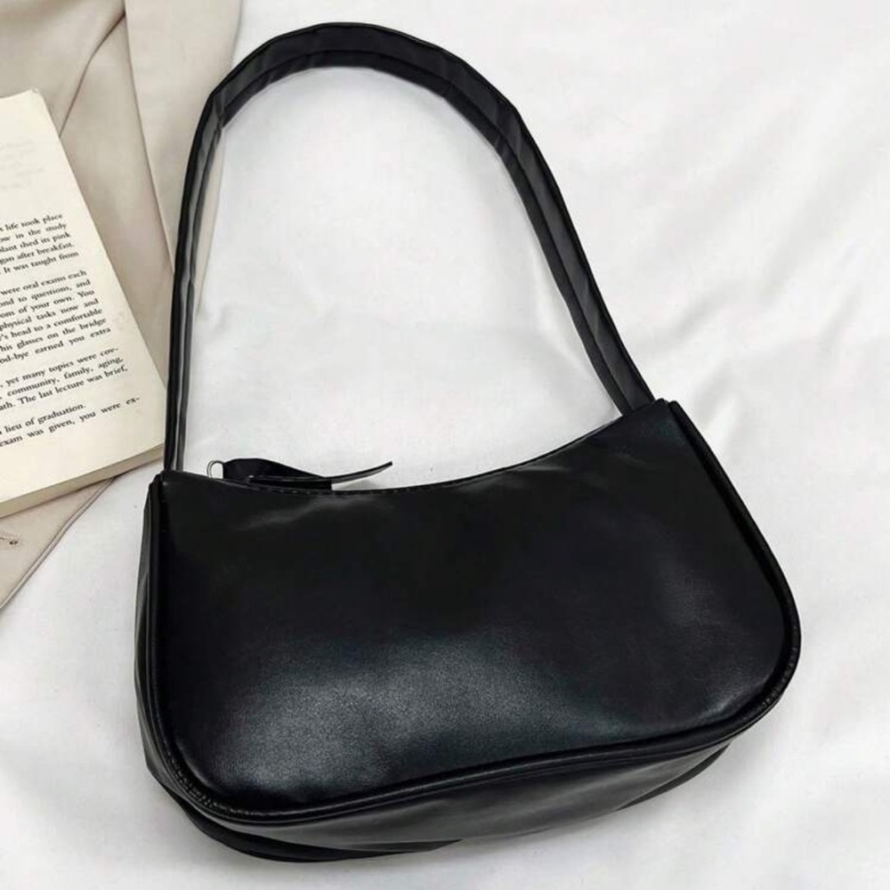 Amazon Black Minimalist Shoulder Bag with Sleek Design